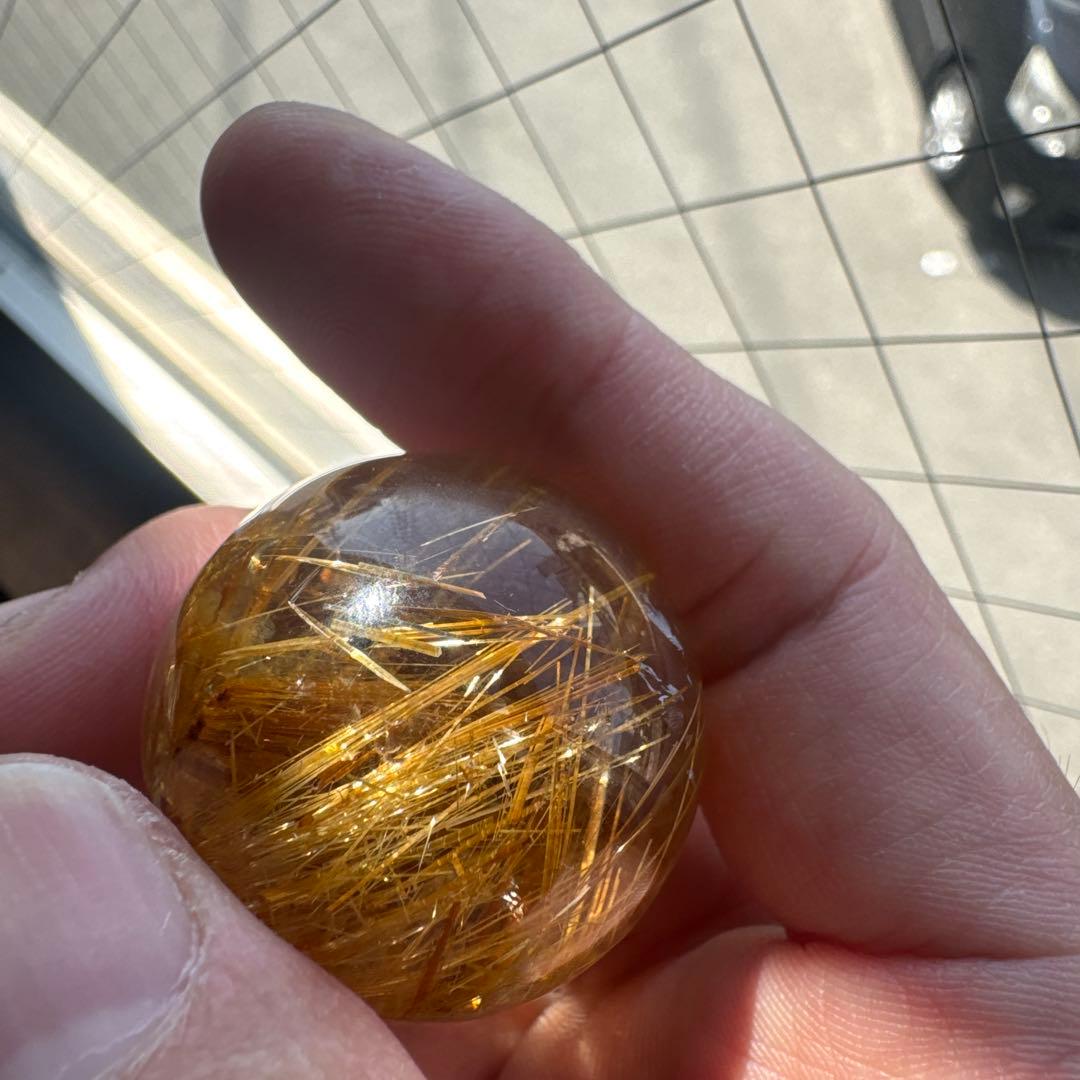 高透明 ルチルクォーツ スフィア 約32.9mm 金針密集 天然石 丸玉 台座付