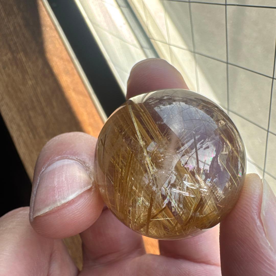 高透明 ルチルクォーツ スフィア 約32.9mm 金針密集 天然石 丸玉 台座付