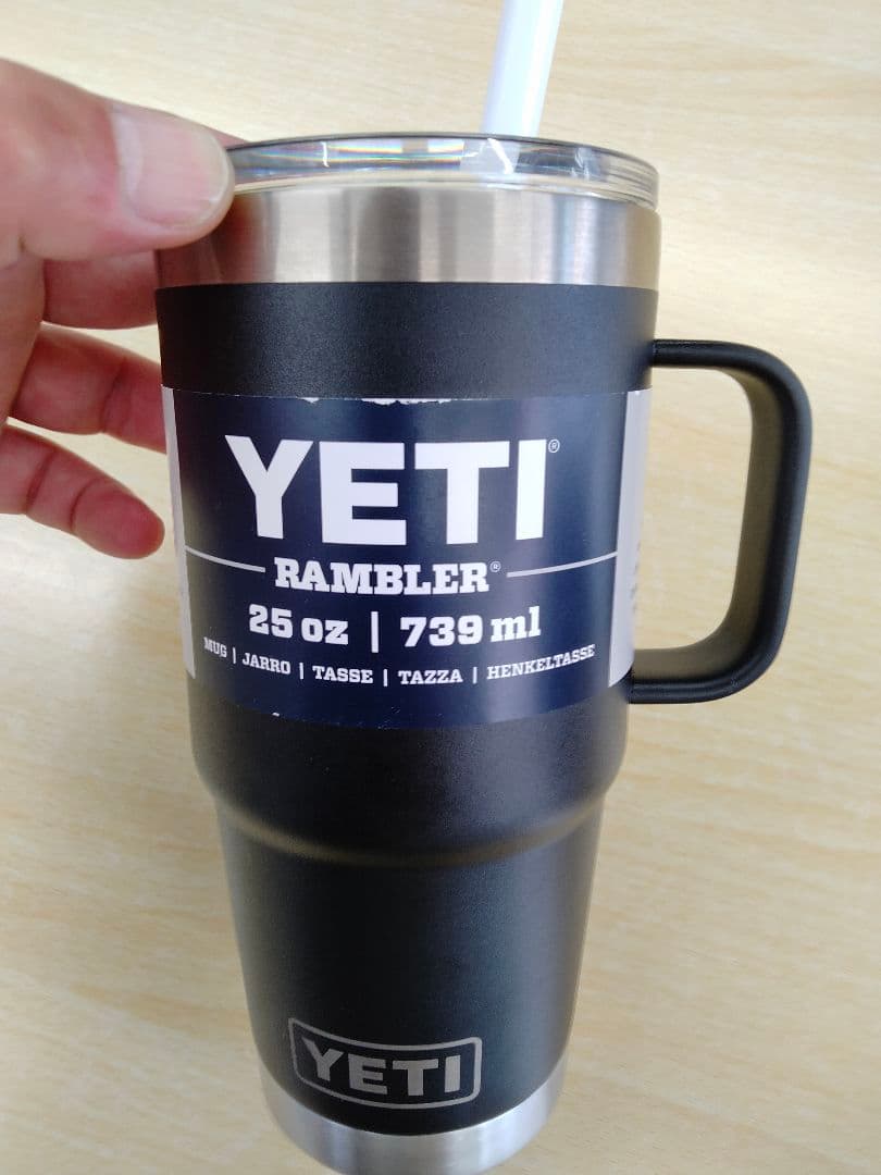 ☆新品未使用品☆YETI Rambler 25 ozストロー付き ブラックマグ