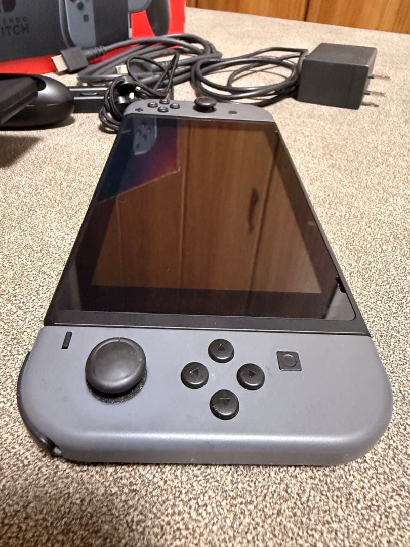 【大人気】Nintendo Switch 本体　美品 動作確認済み