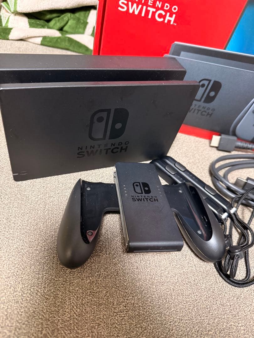 【大人気】Nintendo Switch 本体　美品 動作確認済み