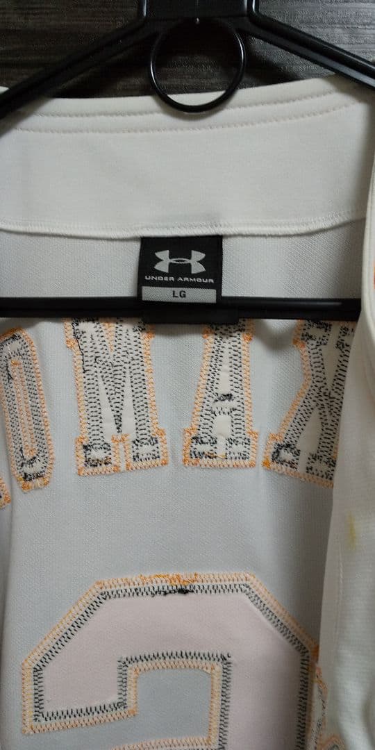 UNDER ARMOUR　LGサイズ　巨人　坂本勇人選手　ユニフォーム