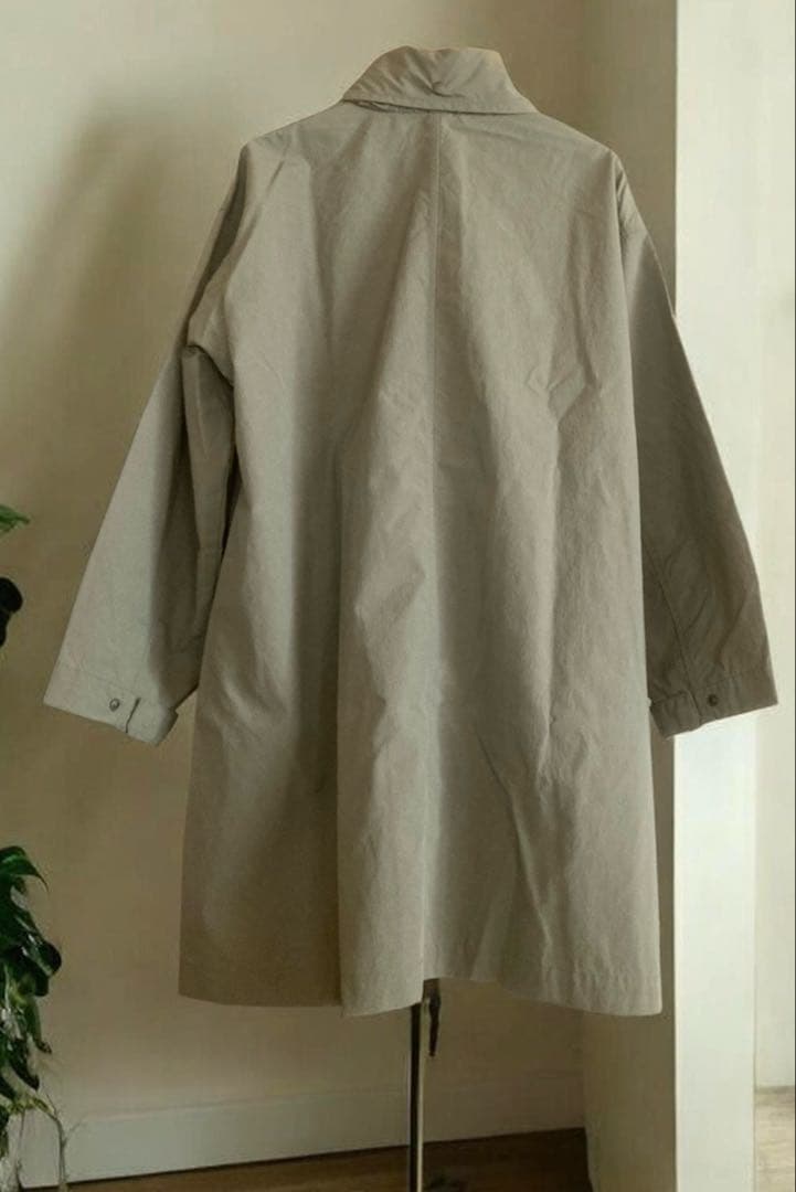 無印良品　撥水UVカットフードがしまえるロングコート　スモーキーグリーン.XL