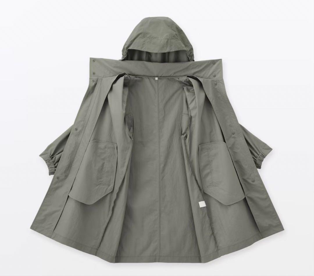 無印良品　撥水UVカットフードがしまえるロングコート　スモーキーグリーン.XL