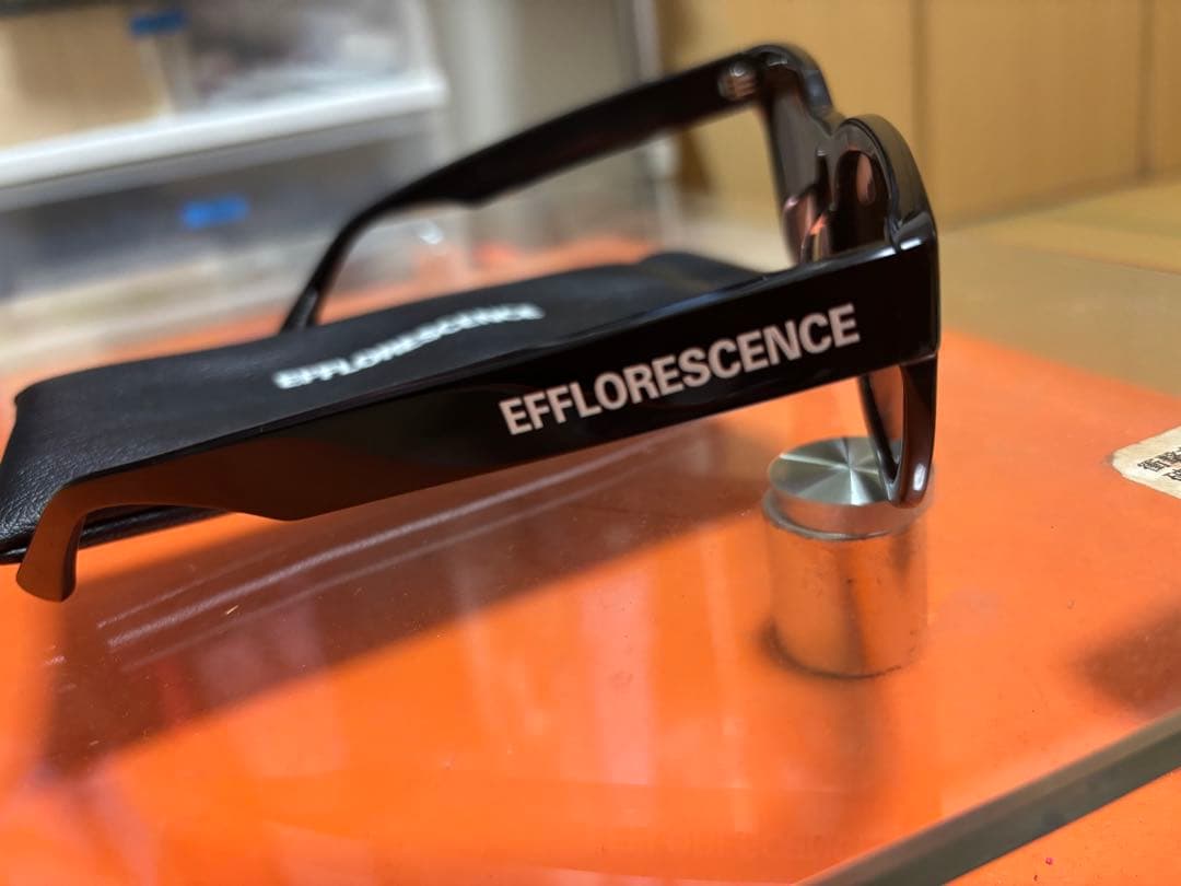 EFFLORESCENCE ブラックサングラス ケース付き。 帽子のセット。