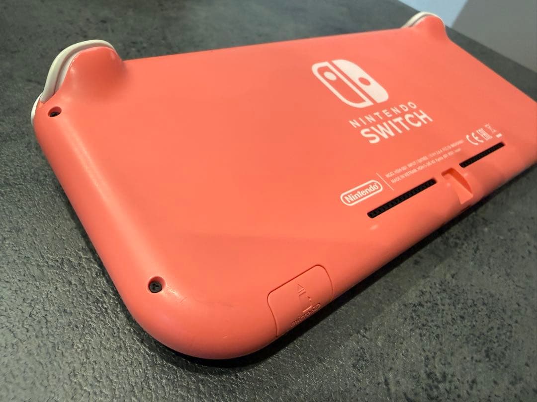 Switch Lite コーラル