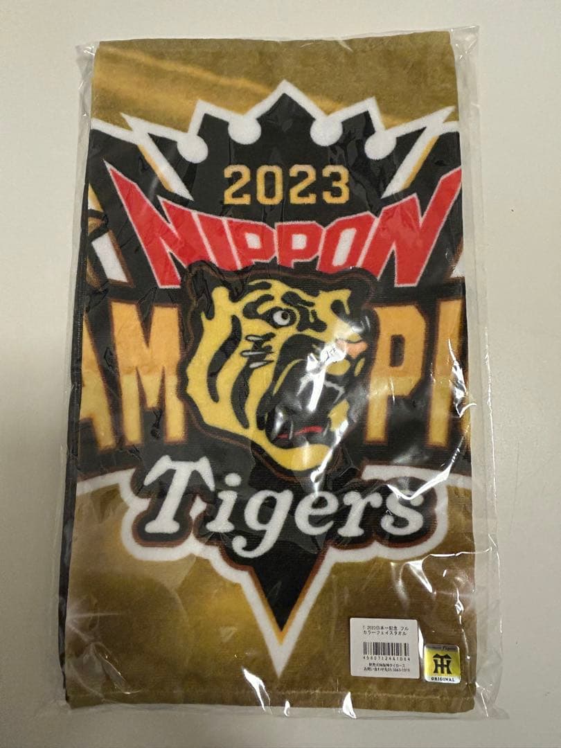 阪神タイガース 優勝記念グッズ Ｔシャツ&フェイスタオル