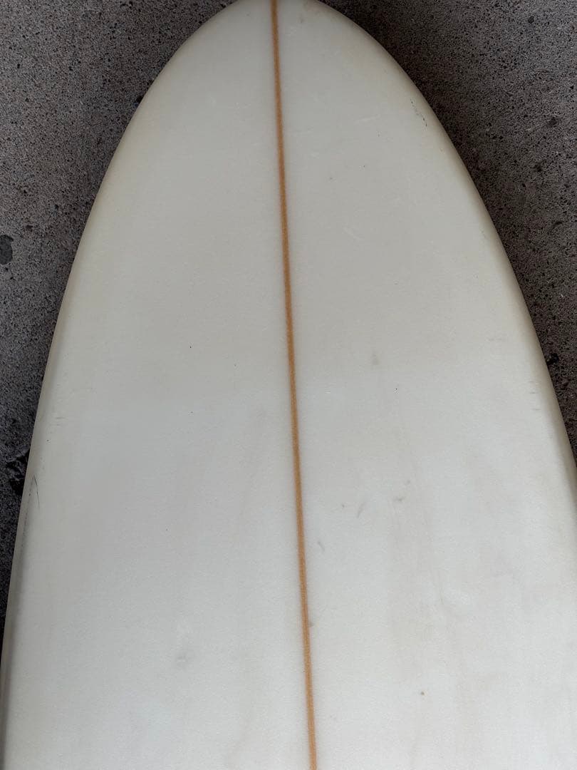 サーフボード　6'10