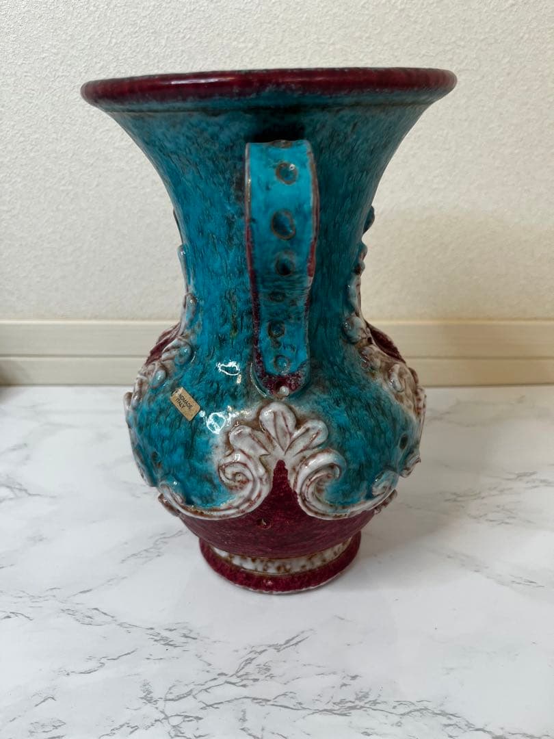 【新品】イタリア製　青と赤の装飾的な陶器花瓶