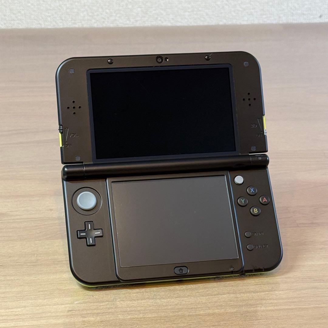 4-158 Newニンテンドー3DS LL ライム×ブラック 箱付き