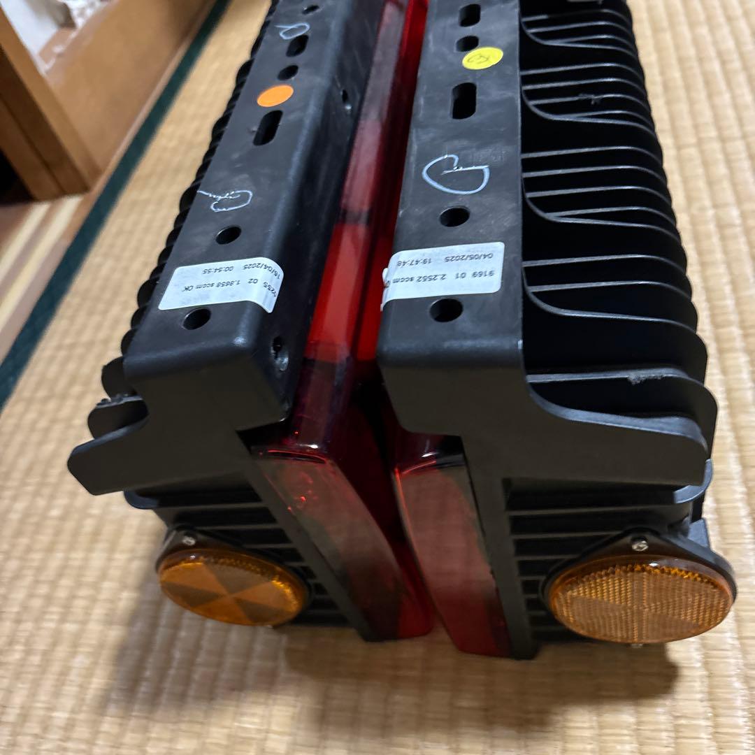 新車外し　ＬＥＤ　FUSO テールライト　スーパーグレート