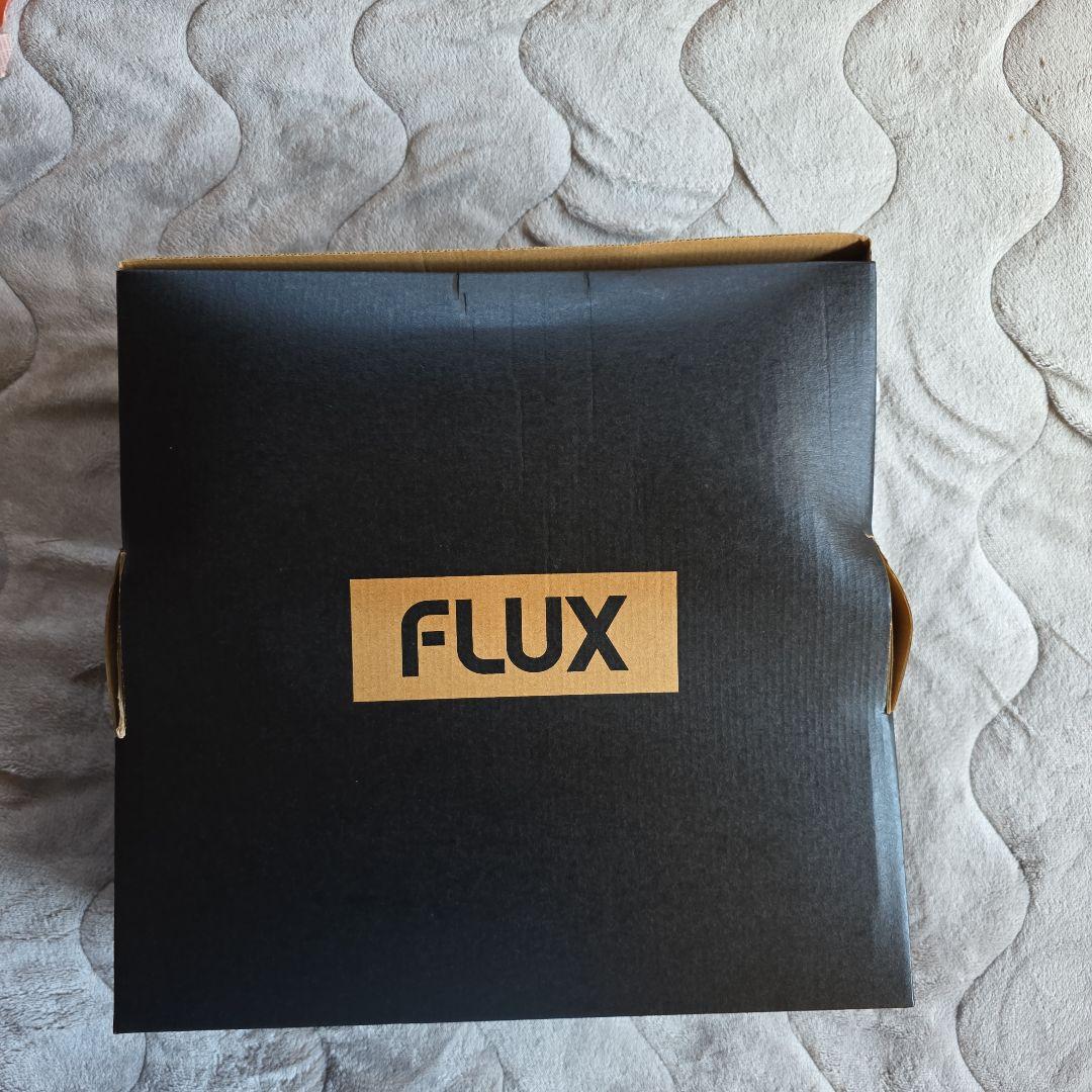 FLUX EM　サイズS グリーン　新品未使用　箱変形