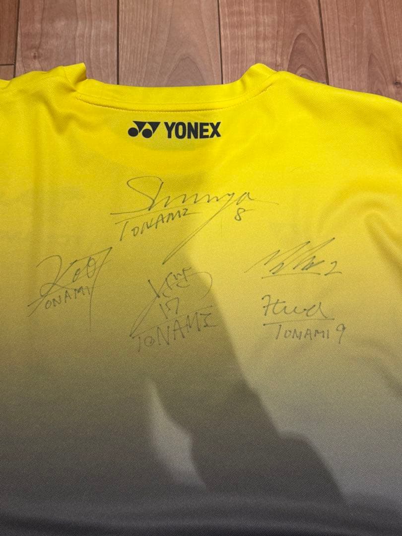 トナミ運輸のロングTシャツサイン入り