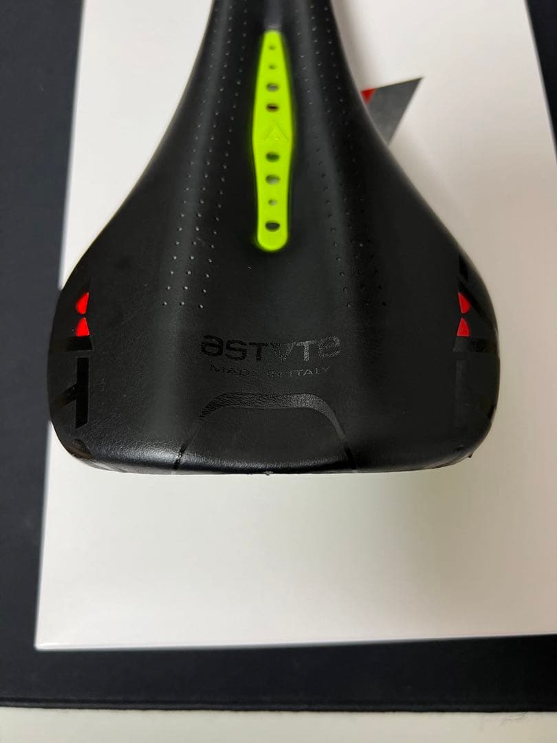 astvteアスチュート スターライト カーボンレール