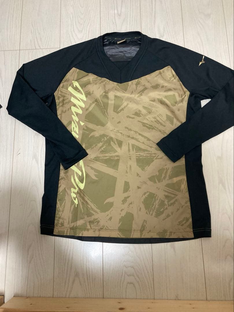 【早い者勝ち　値下げ交渉あり】ミズノプロ　ナイロン　ロングTシャツ