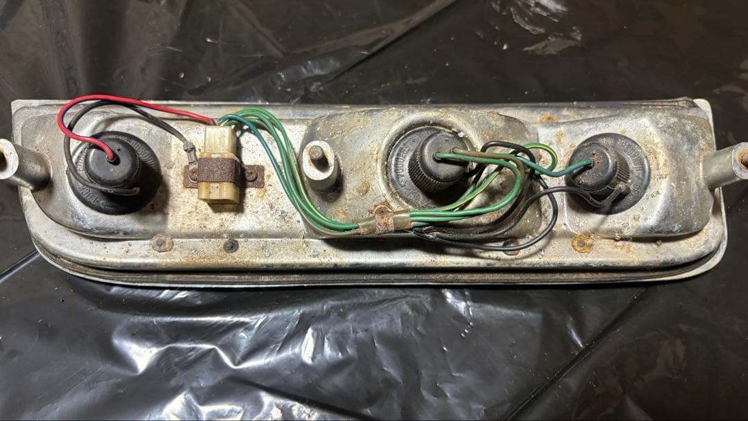 イスズ 117 クーペ PA90 ハンドメイド テール 純正 当時物 旧車