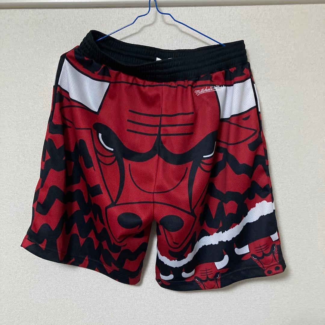 【未使用品】ミッチェル&ネスBulls Jumbotron 2.0 Shorts