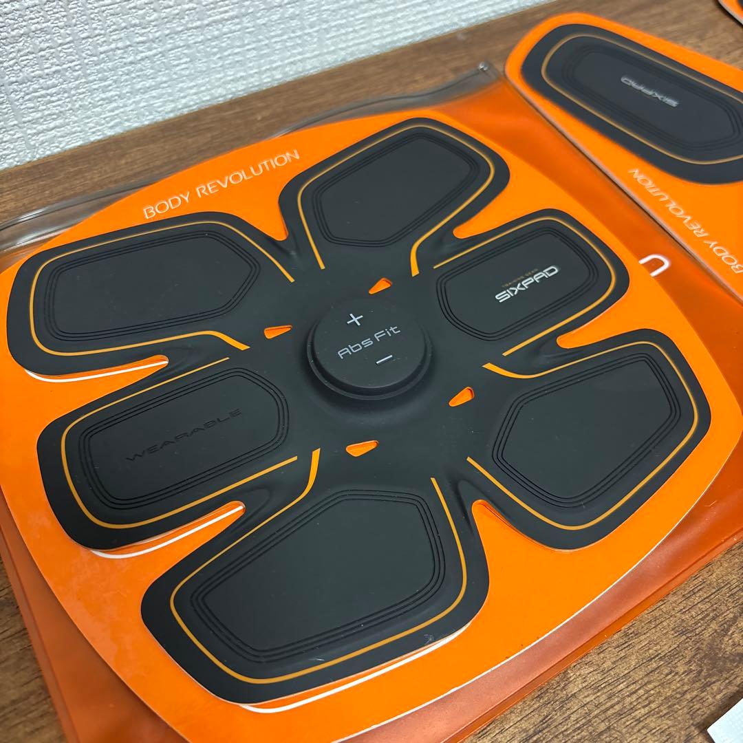 【正規品】電池とシート付　シックスパッド SIXPAD 3点セット