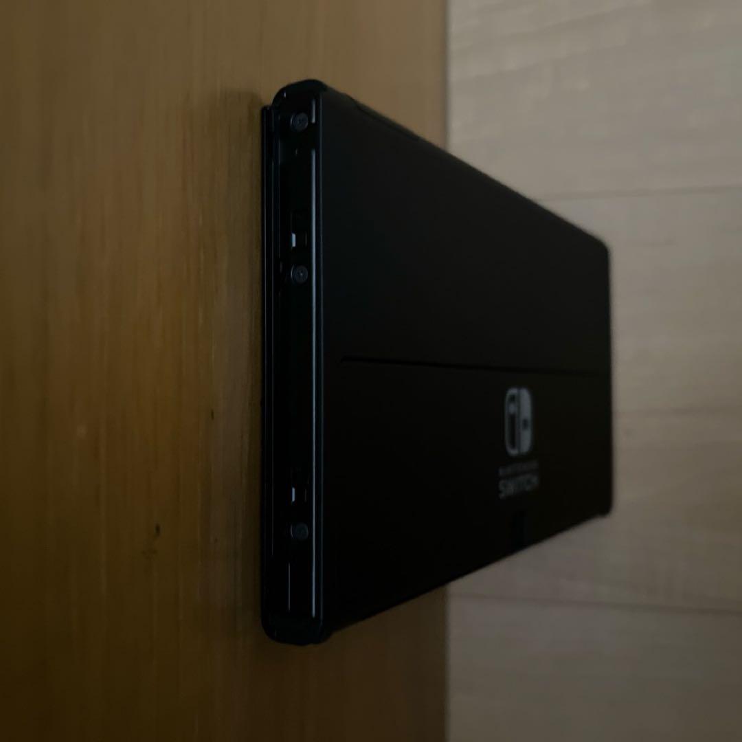 【ほぼ新品】Nintendo Switch 有機ELモデル