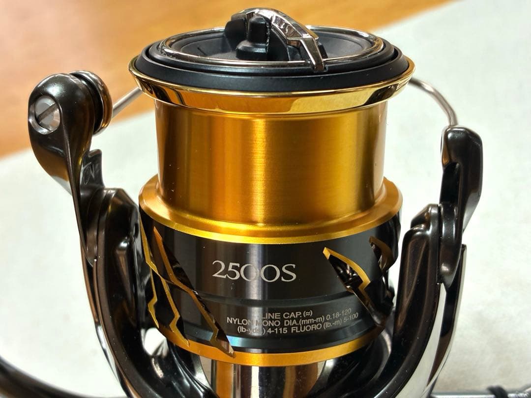 【訳有り品】シマノ リール20ツインパワー2500S【カスタム品】