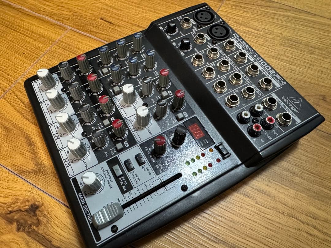 Behringer XENYX 1002FX アナログミキサー　本体のみ