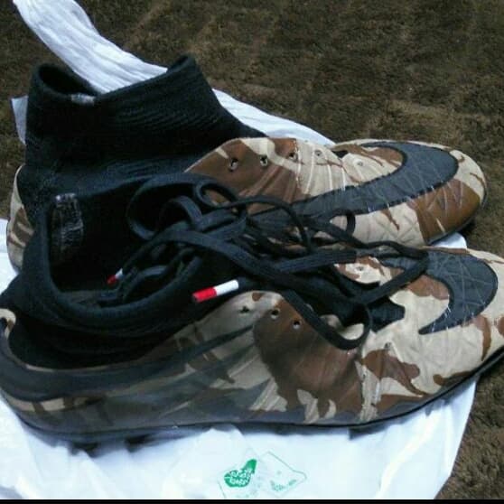 NIKE   ハイパーヴェノム  ファントム2 FGSE