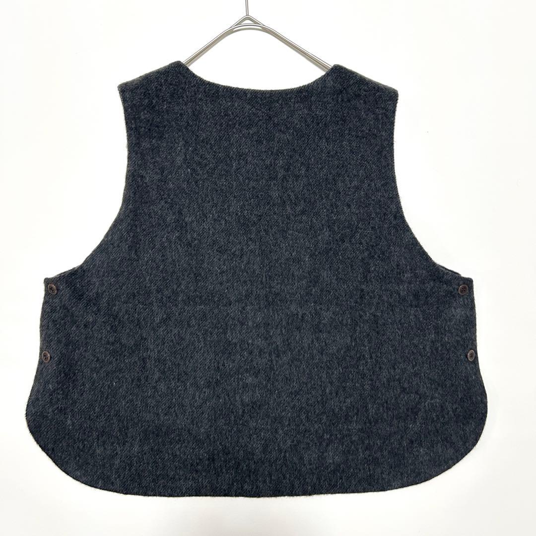 23AW✨完売品 tumuguエコウールジャギー ベスト チャコール