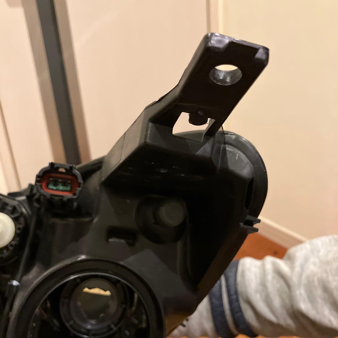 日産ノート　E12 ヘッドライト