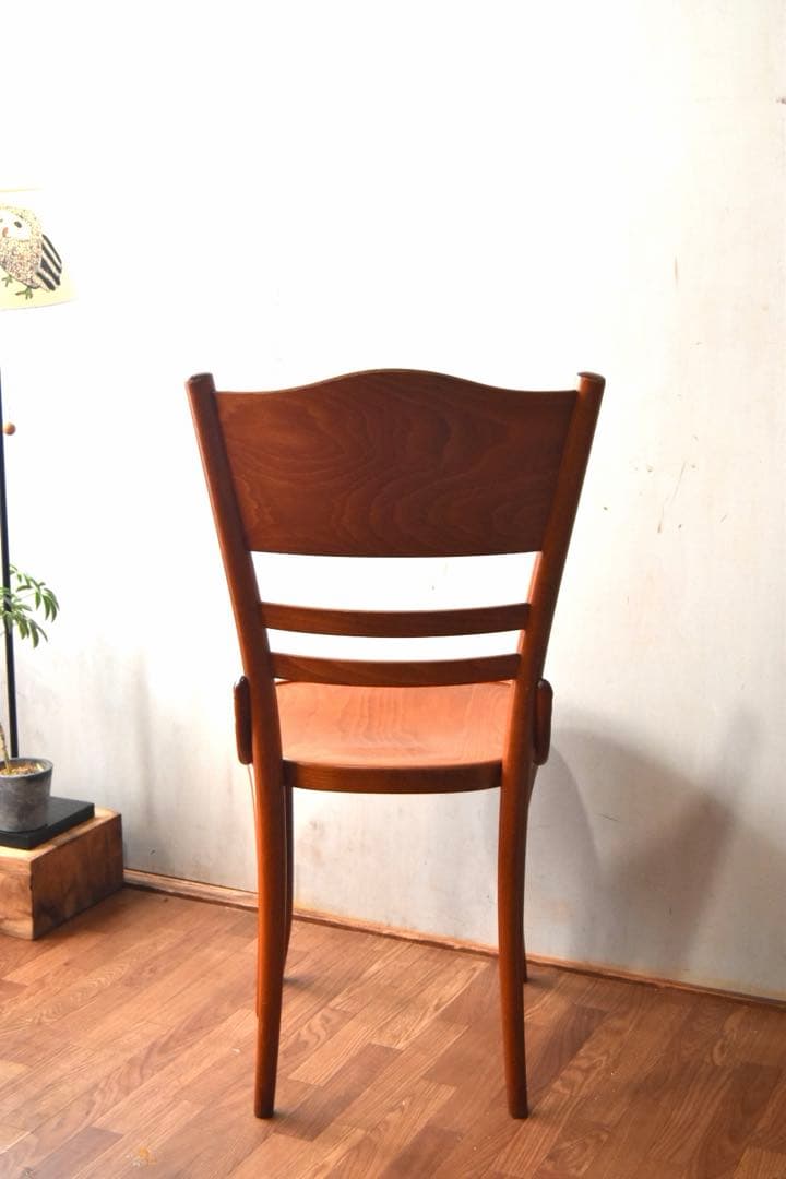 Bentwood chair ①