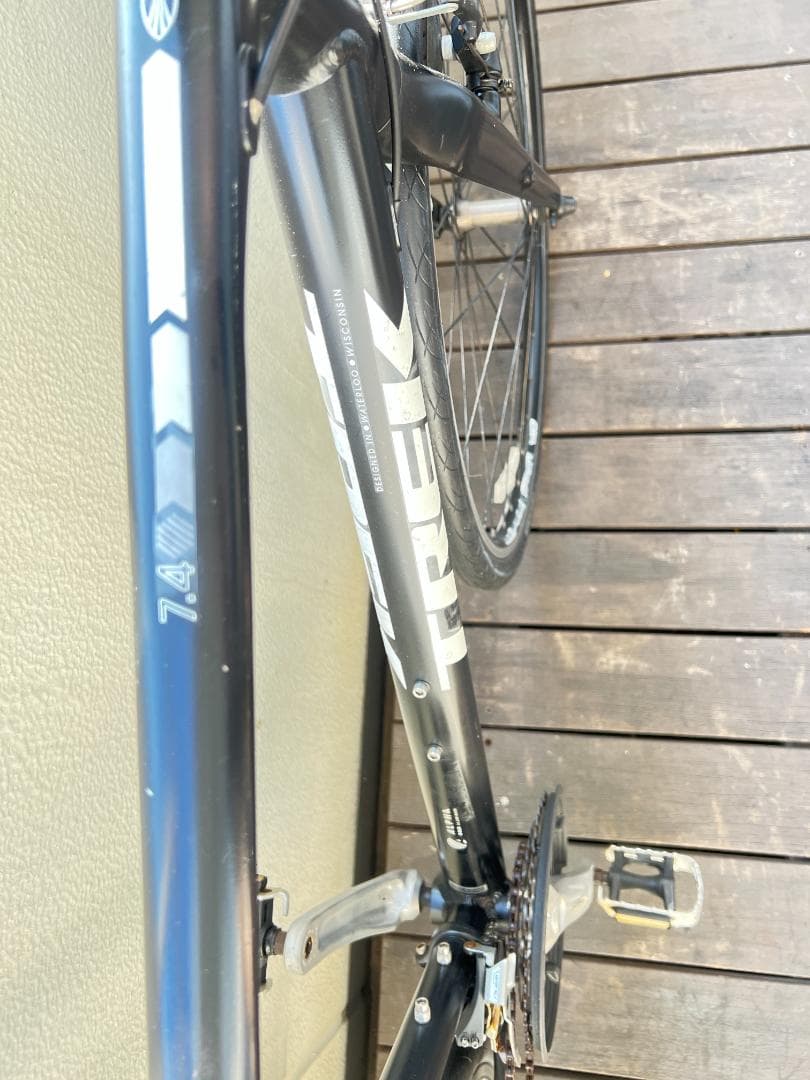 トレック ＴＲＥＫ FX7.4　シマノ２７段変速クロスバイク　５１０㎜　引取専用