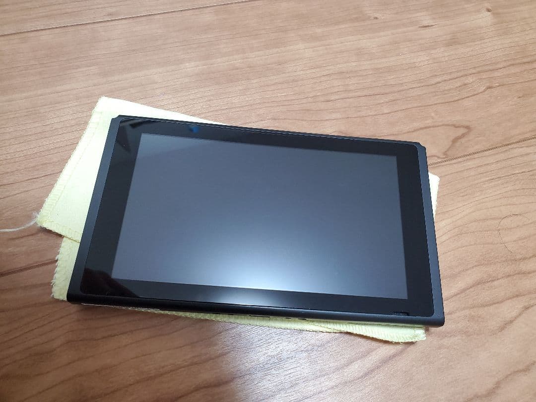美品 Nintendo Switch 2018年モデル　本体のみ