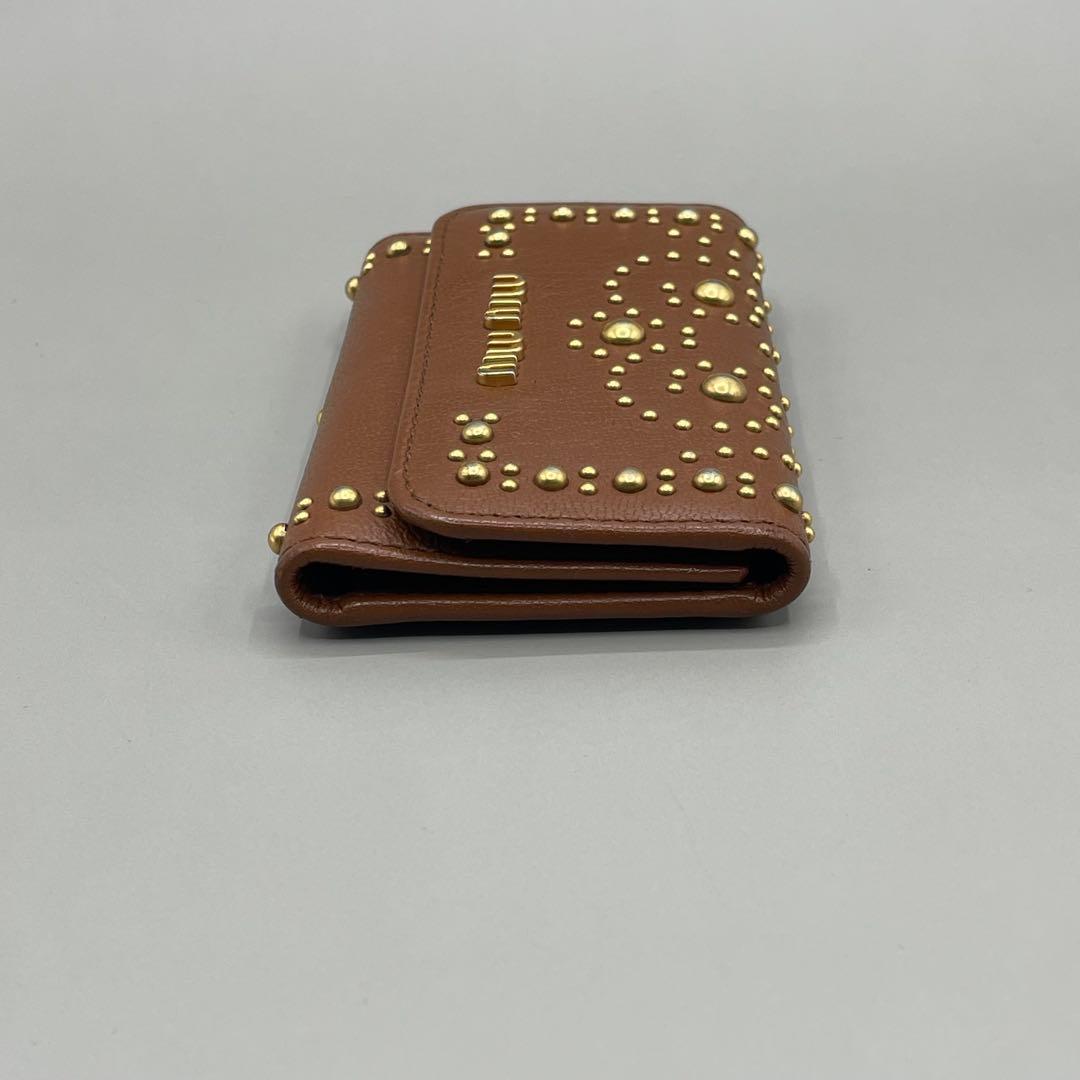 小物 Miu Miu leather studs key case
