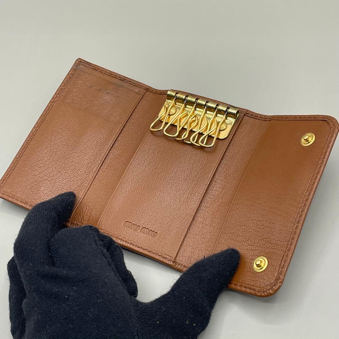 小物 Miu Miu leather studs key case