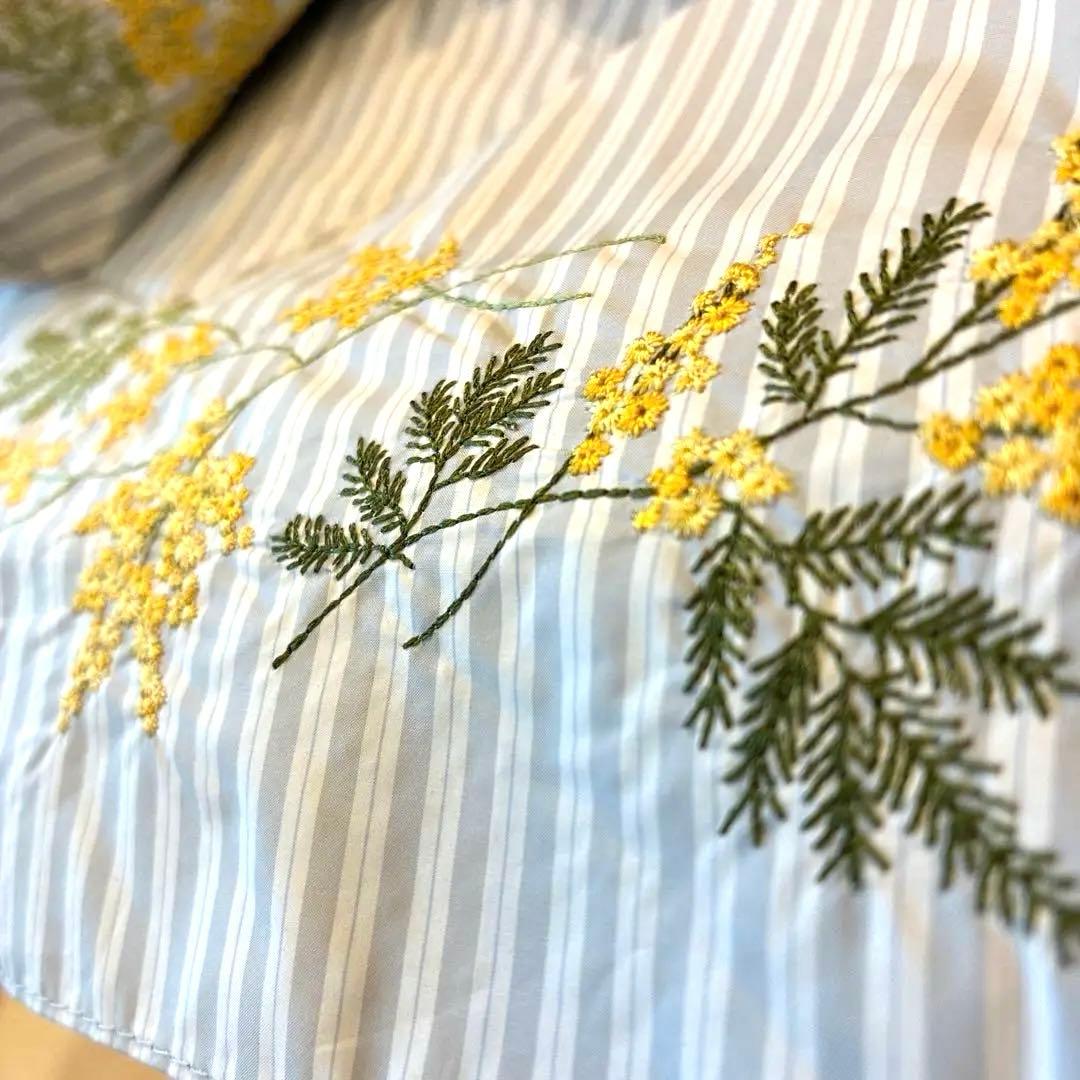 ジルスチュアート　若干大きめミモザ刺繍　晴雨兼用日傘