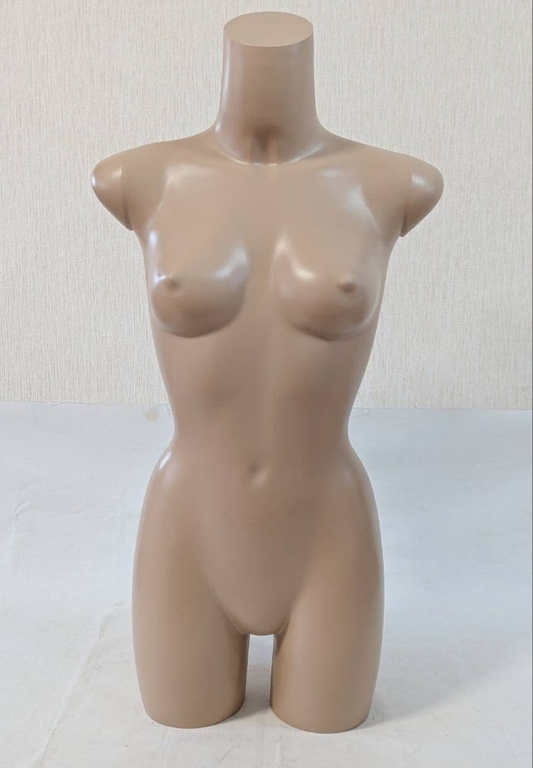 女性用 ベージュ マネキン
