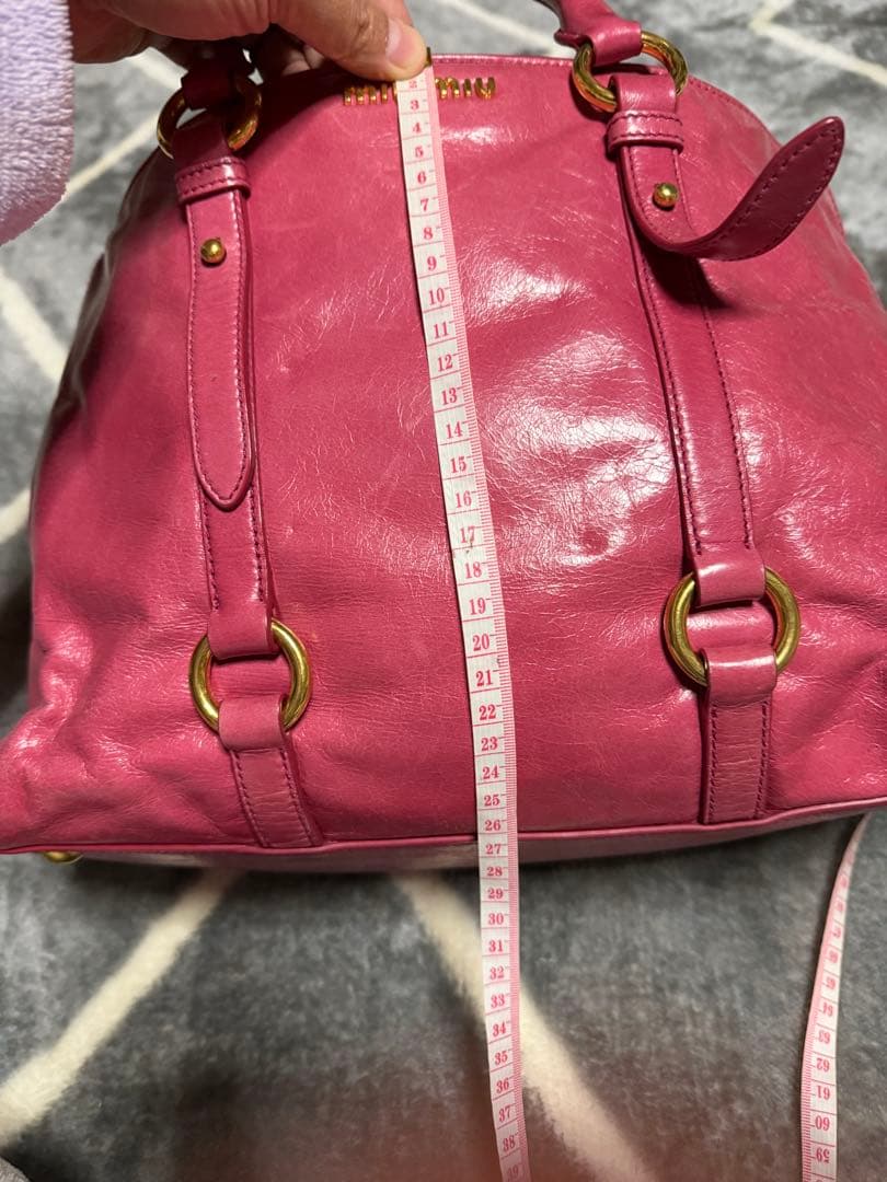 MIU MIU ピンク レザー ハンドバッグ