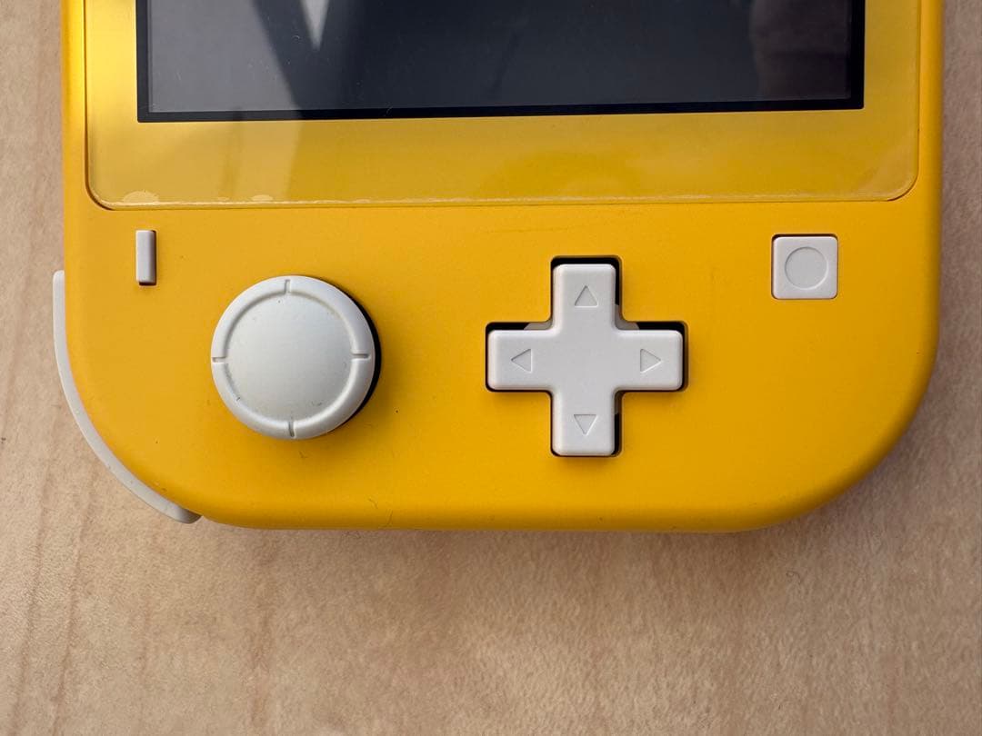 任天堂　switch lite イエロー