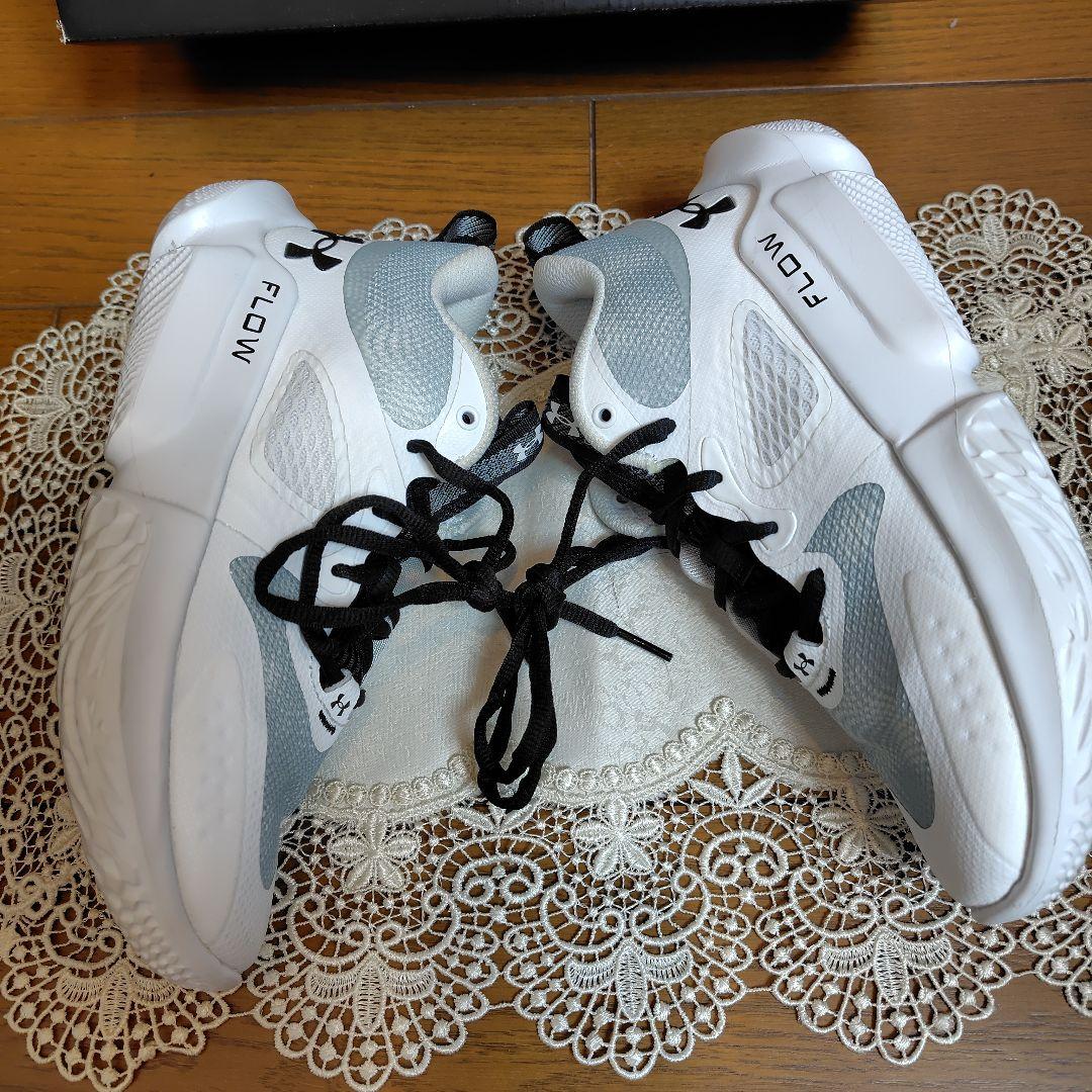 【極美品】UNDER ARMOUR アンダーアーマー 　バスケットシューズ