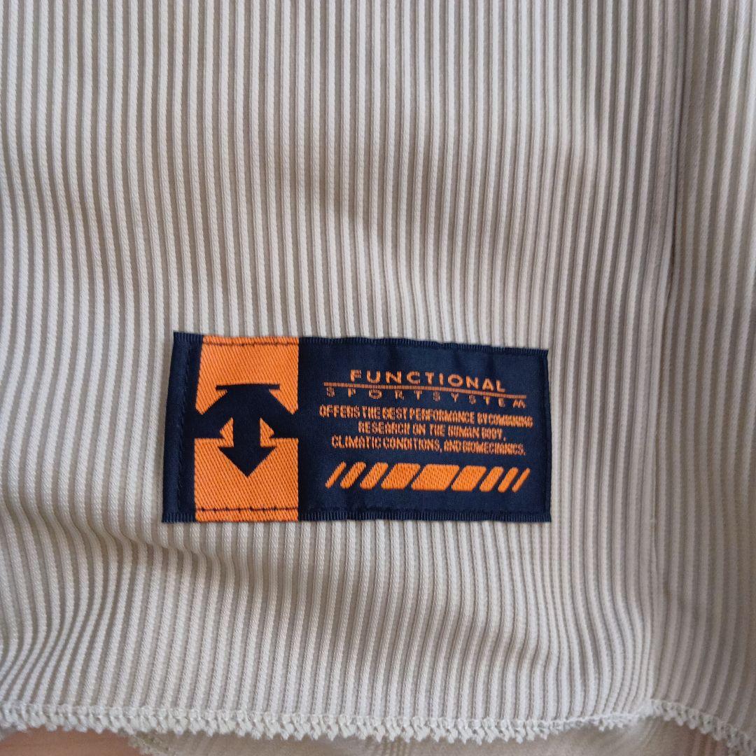 文星芸大附属『88年世代』DESCENTE ストライプ柄 ベージュ 野球ウェア