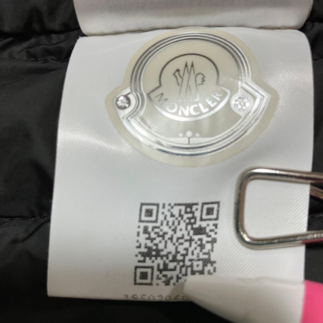MONCLER ALASIA 3ブラックダウンベスト ロゴ　4D219