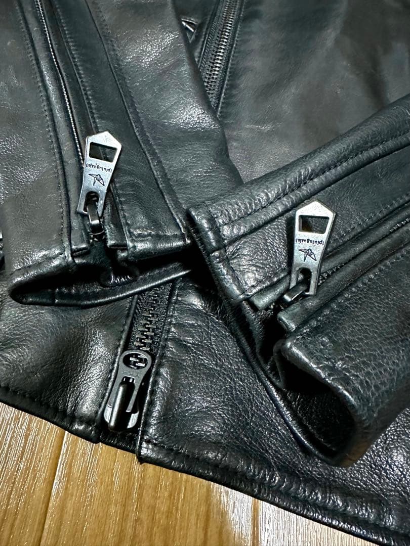ウノピュウウノウグァーレトレ リラックス レザーダブルライダース M 黒