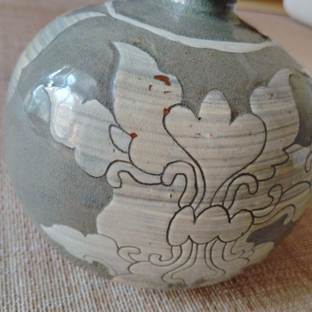 李朝　粉青沙器　扁壺　牡丹文様