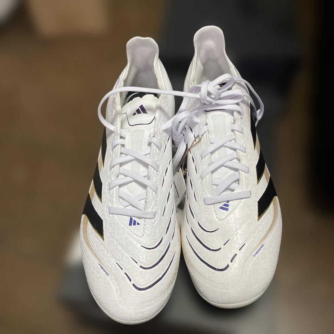 新品タグ付きadidas Predator サッカースパイク 27㎝