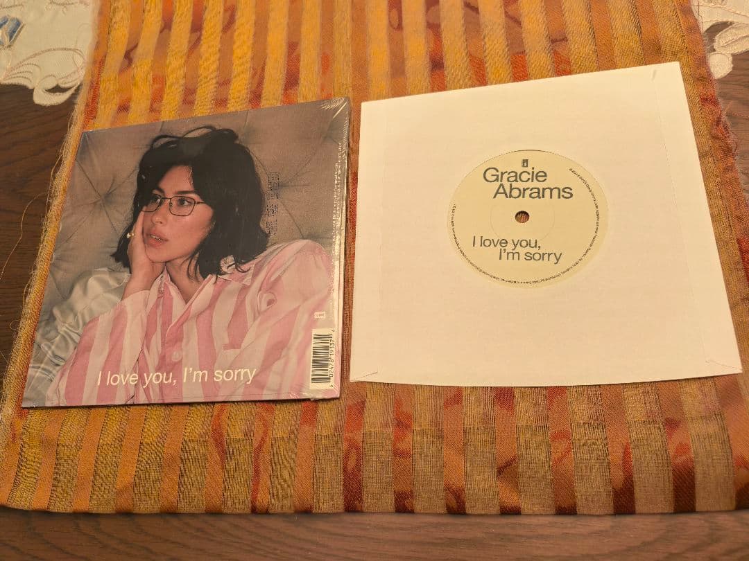 Gracie Abrams, Official EP_Record×2