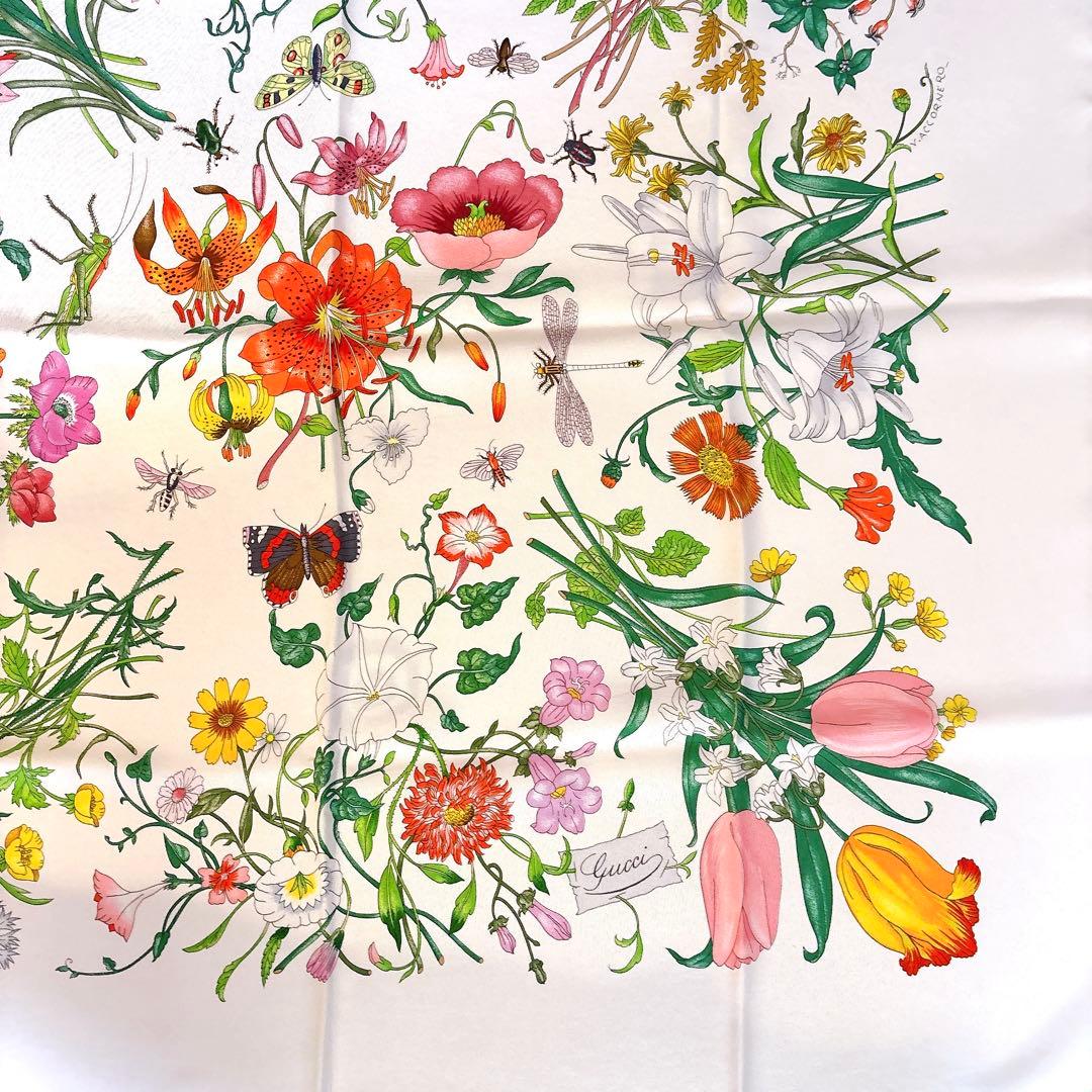 【美品】GUCCHI グッチ イタリア製 花柄シルクスカーフ ヴィンテージ　タグ