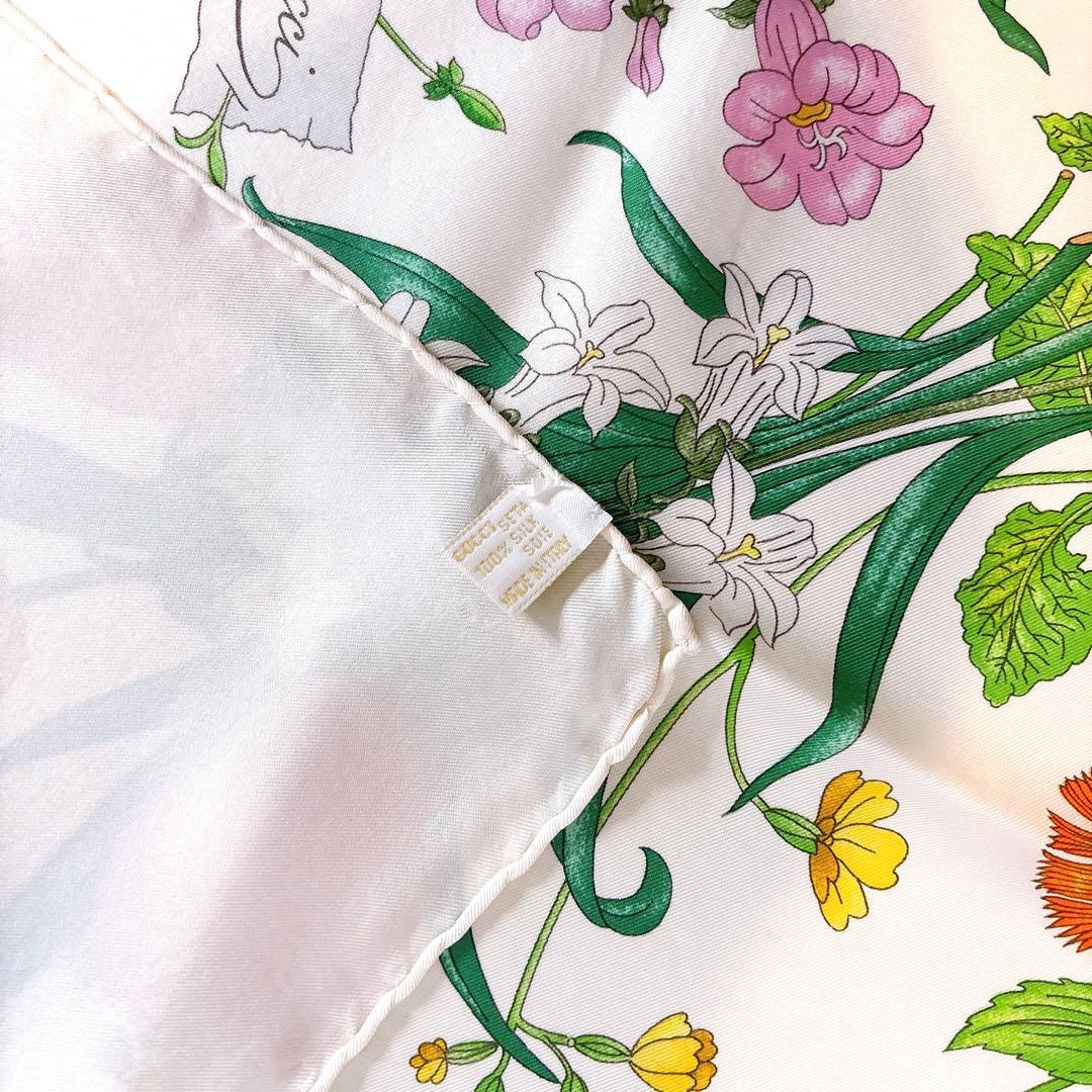 【美品】GUCCHI グッチ イタリア製 花柄シルクスカーフ ヴィンテージ　タグ