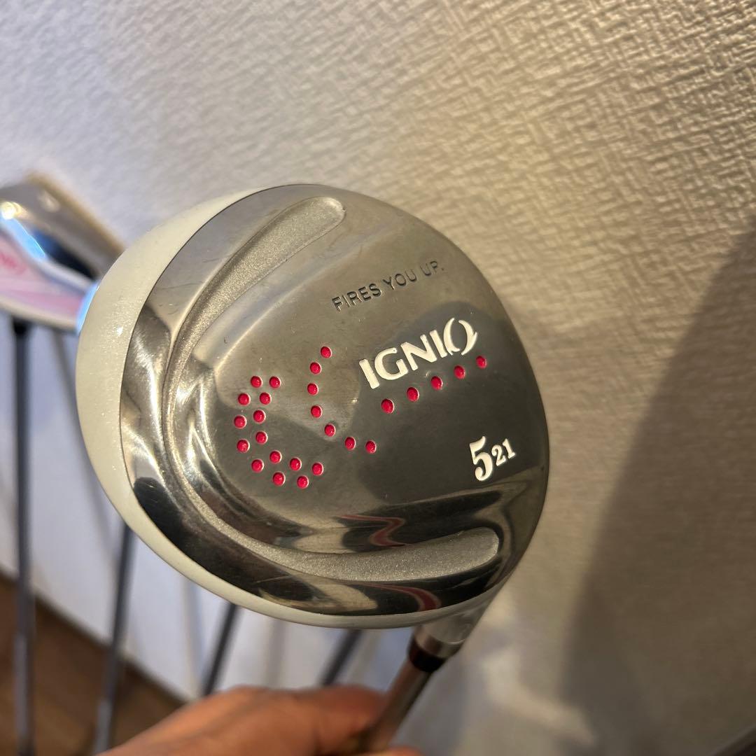 美品IGNIO レディースL 7本　右利き　イグニオ　ハーフゴルフセット