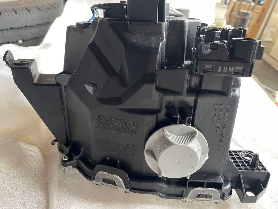 H*S様 新車外し スズキ ジムニー 純正ヘッドライト 左右セット 美品