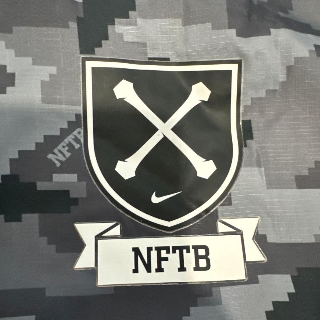 元日セール！　Nike NFTB デジカモ　カモフラ ジャケット