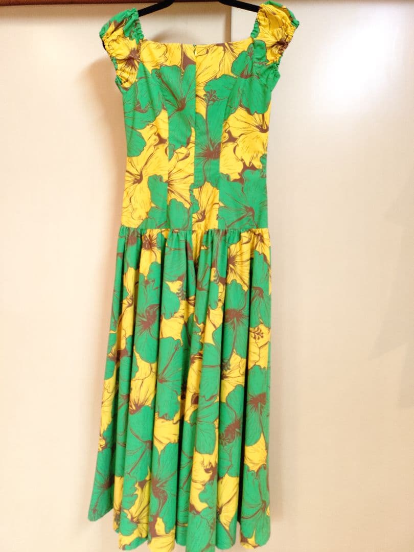 I Mua フラダンス ドレス 緑と黄色の花柄 数回着用　美品